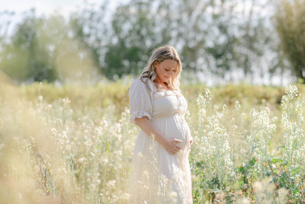 Scenic farm maternity session near Indiantown, FL with couple expecting a baby girl