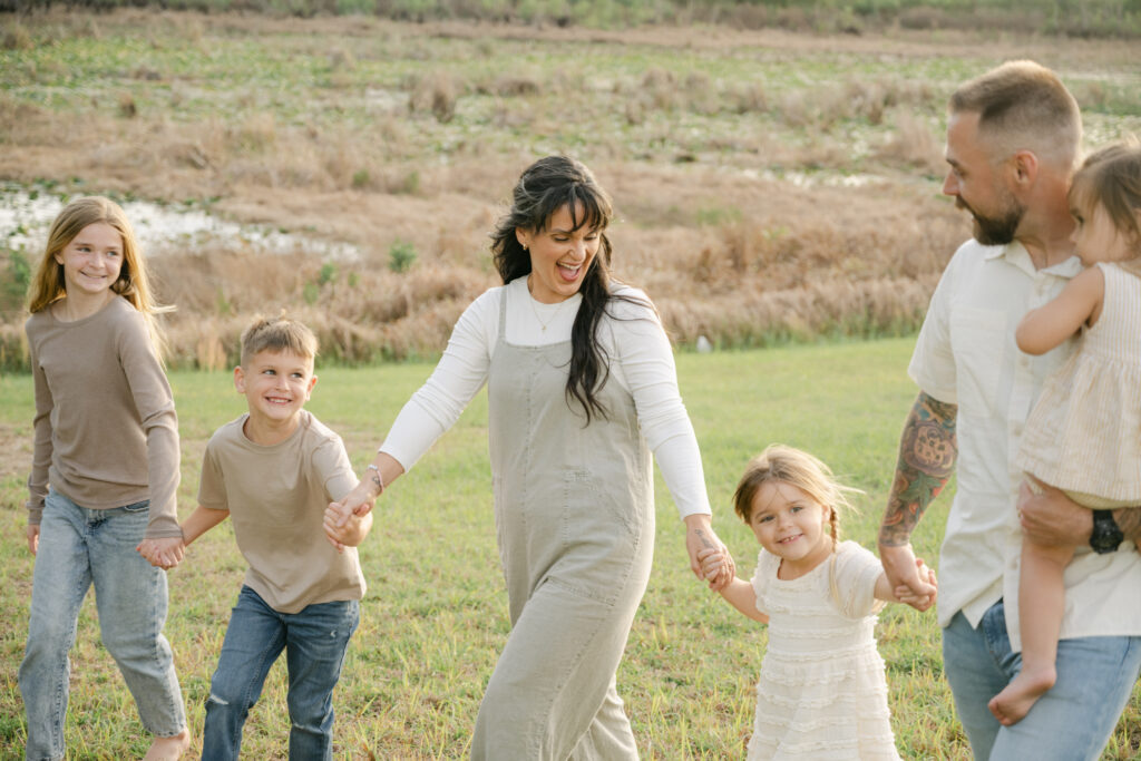 natural family photography in Ocala Florida field