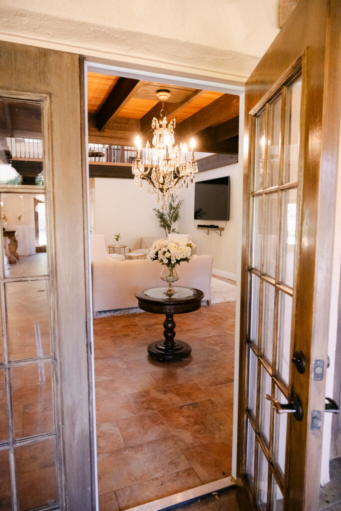 Indoor reception at Eterna Estate Bushnell Florida captured by wedding photographer