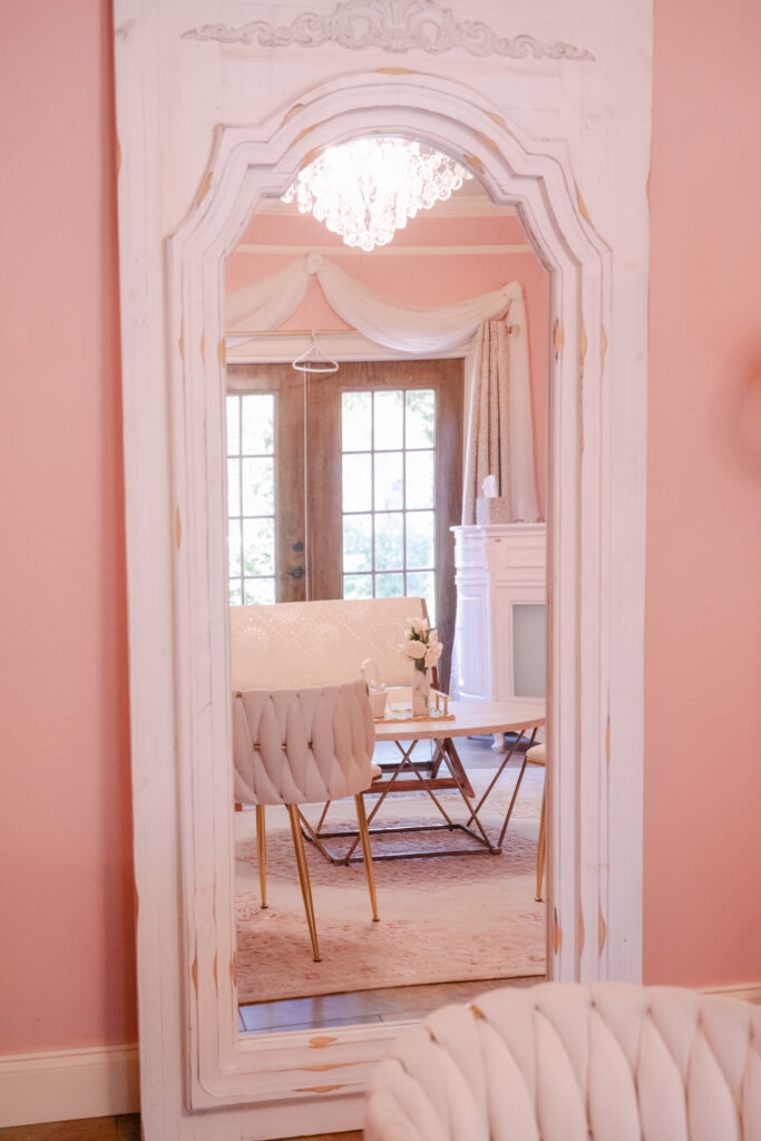 Large mirror in bridal suite at eterna estate